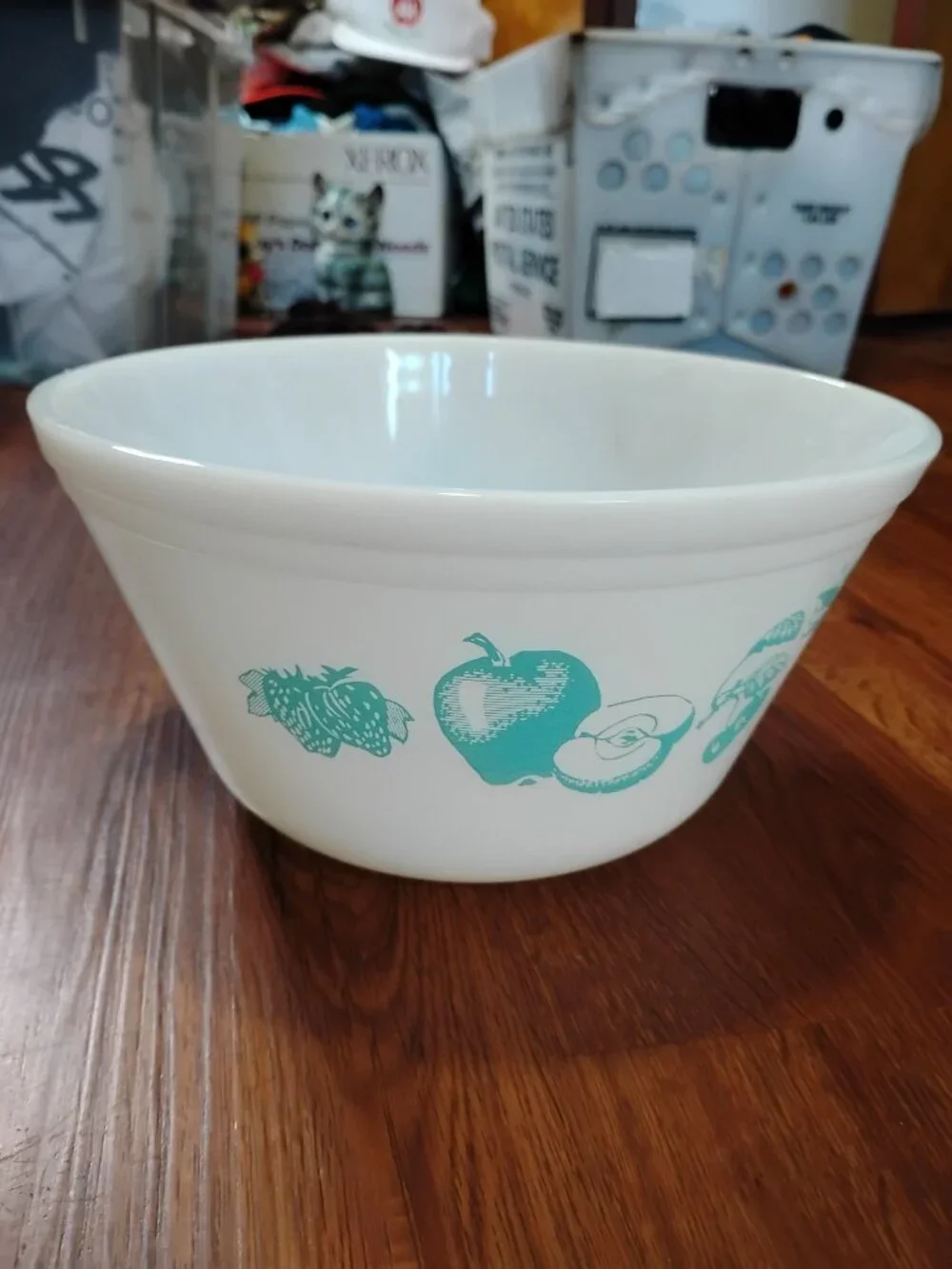 Vintage Federal Milk Glass Fruit Fare Mixing Bowl 9